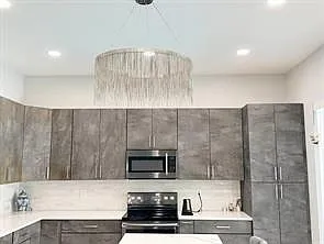 5989 NW 74th St — Photo 8