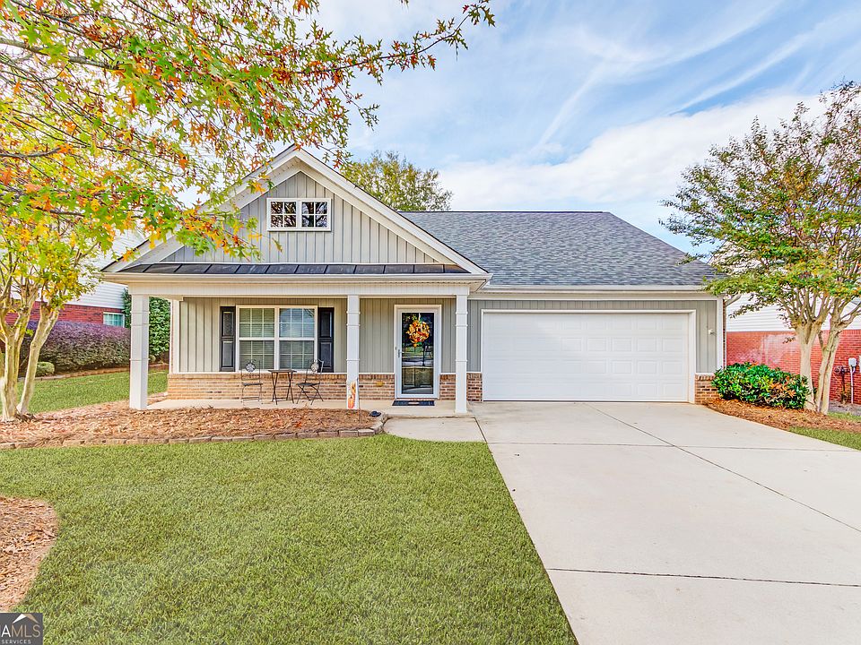 1st image of 295 Lakeview Bend Cir