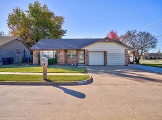 800 SE 9th St, Moore, OK 73160
