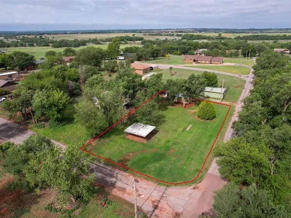 1113 N 7th St #1-2, Sayre, OK 73662