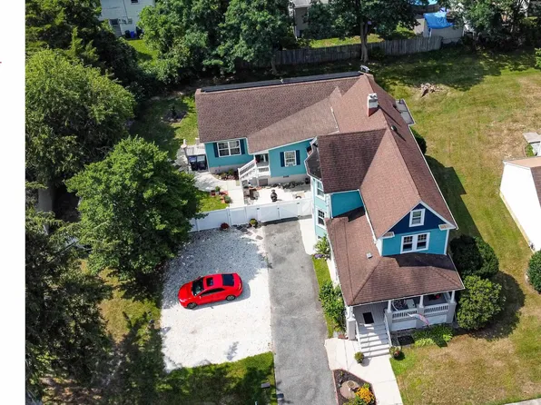 15 W Bolton Ave, Absecon, NJ 08201