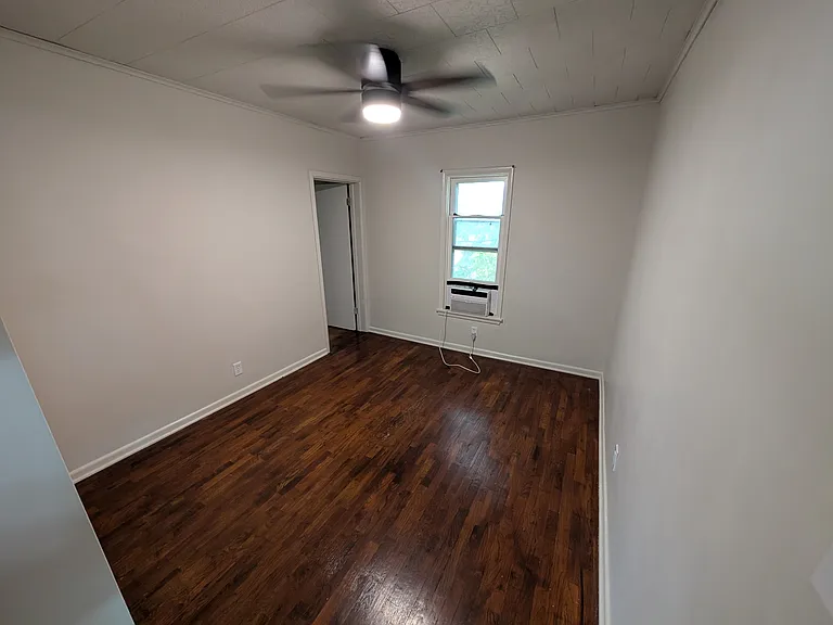 321 N 4th St — Photo 11