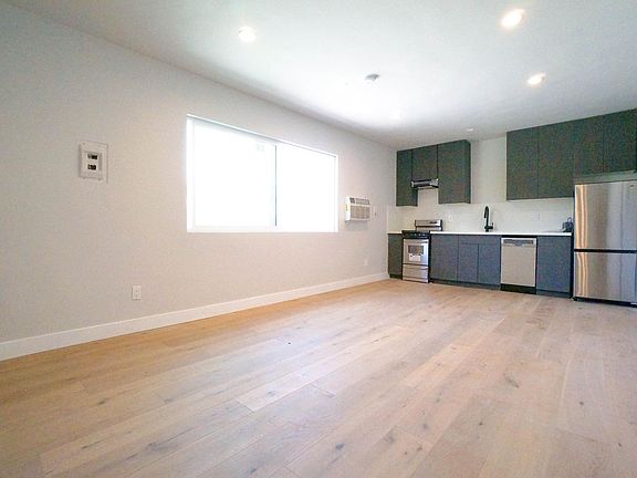 2nd image of 1831 Colby Ave APT 6