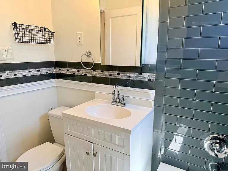 3001 S Grant St — Photo 25