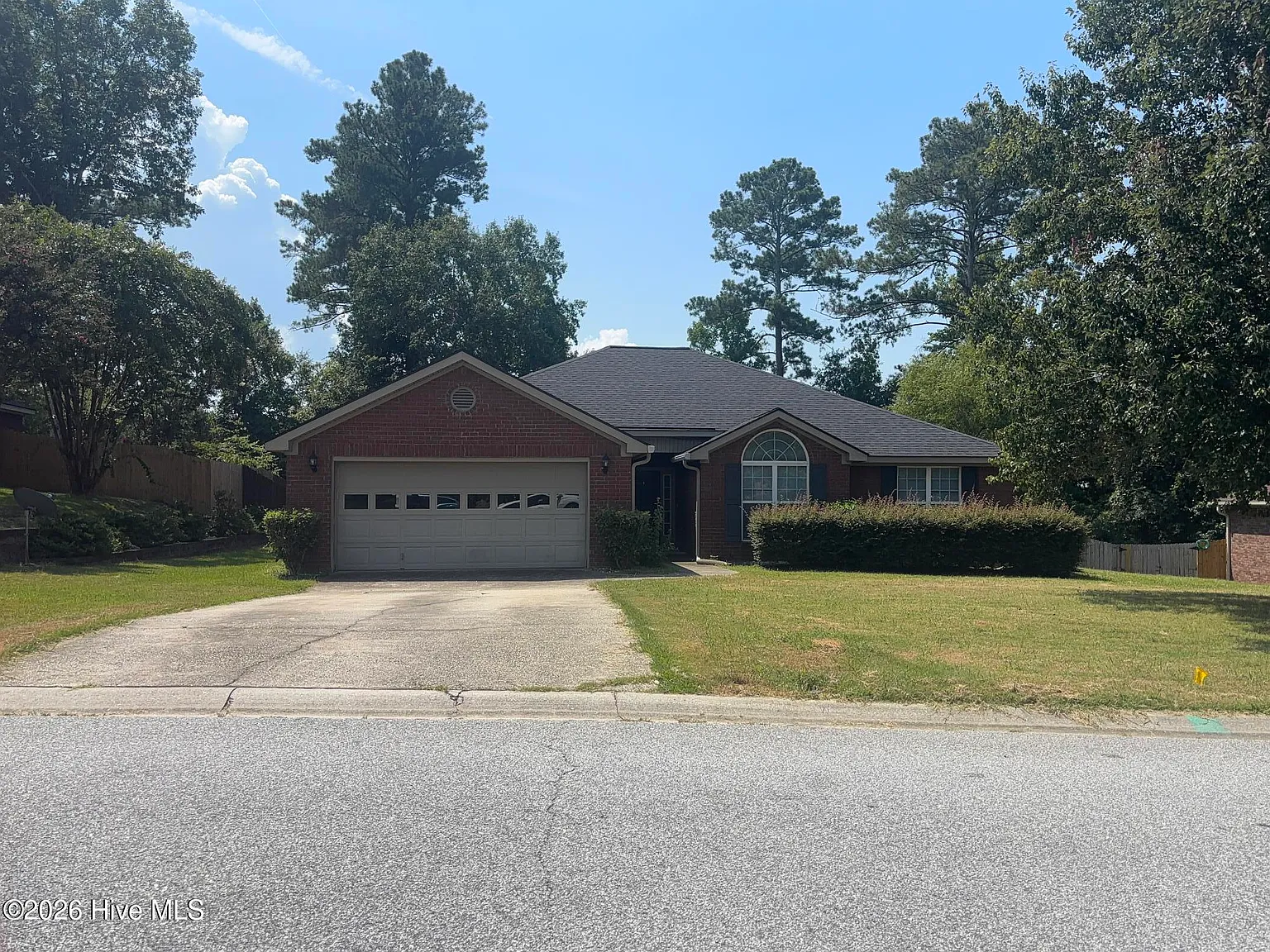 4 bed, 2.0 bath, 2251 sqft, $2,100 — Photo 1