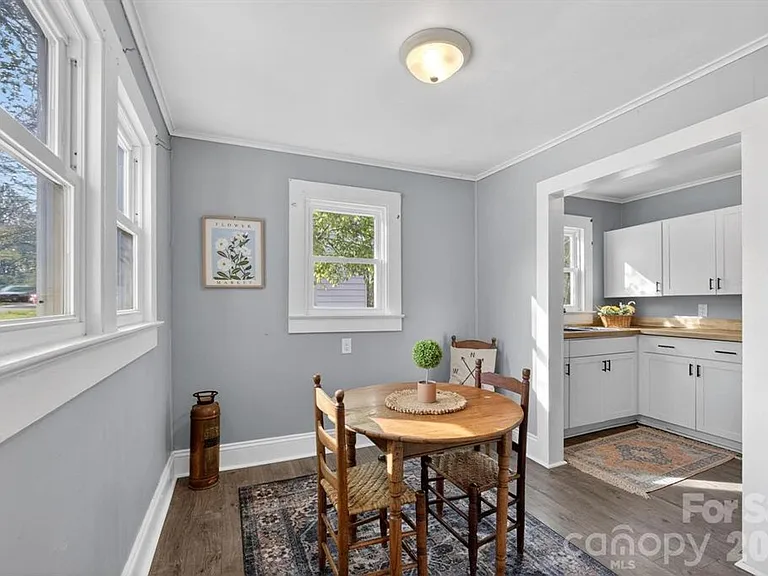 713 Prospect St NW — Photo 3