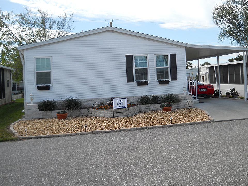 1st image of 215 3rd St W
