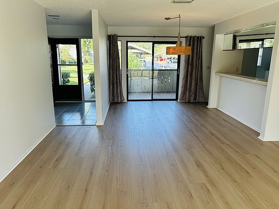 3rd image of 60 Kay Ct