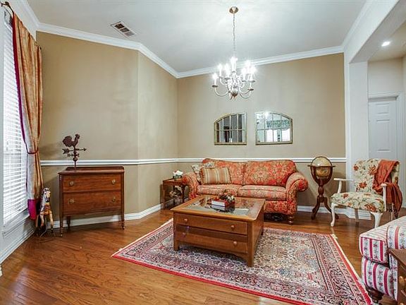 5th image of 1504 Somerset Dr