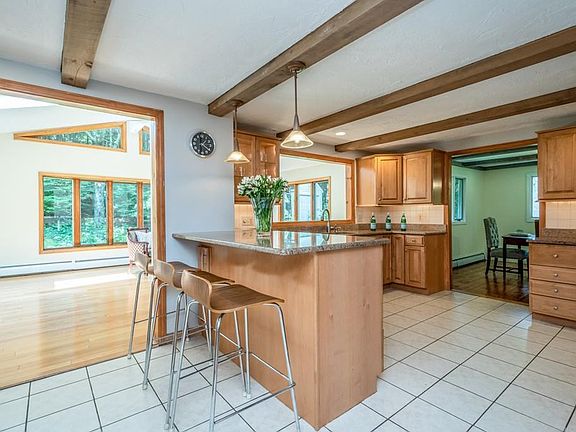 5th image of 81 Woodland Dr