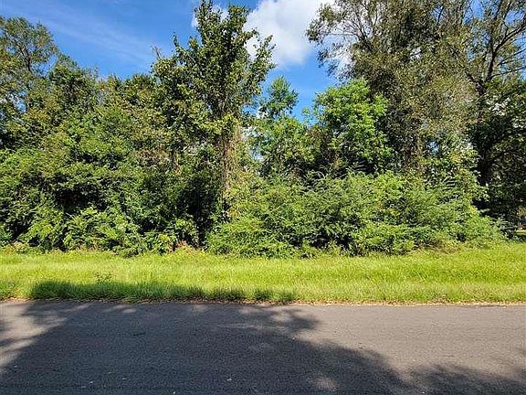 3rd image of 4407 Greenwood Ln