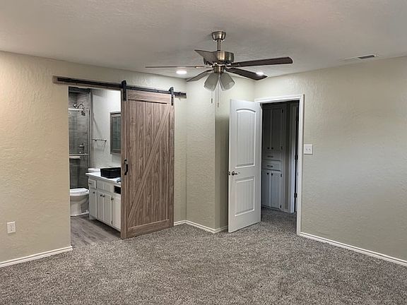 5th image of 2333 NE 35th St