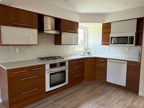 2nd image of 61 Peasley Drive