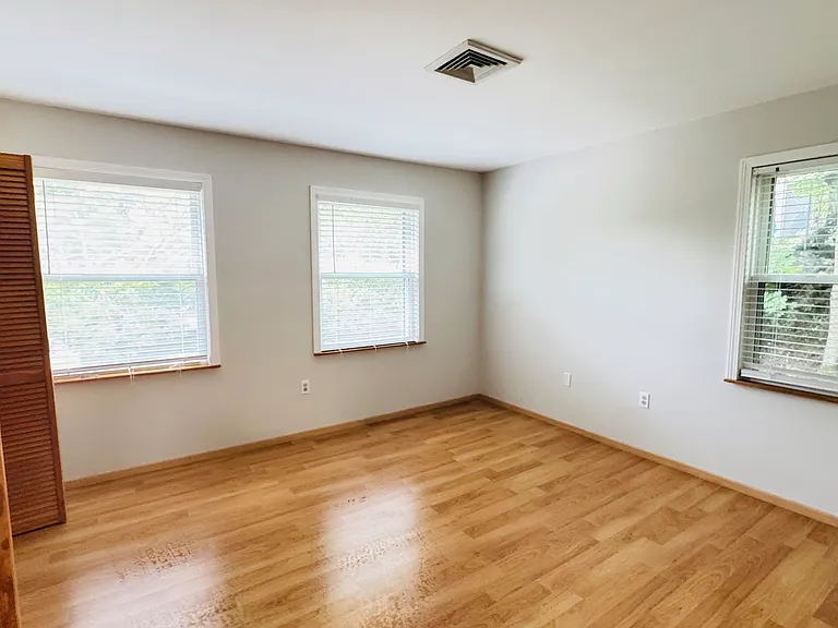 37 Goodwin Ave — Photo 23