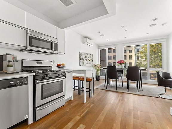 3rd image of 530 Lafayette Ave APT 4F