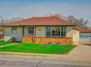 132 Poplar St W, South St Paul, MN 55075