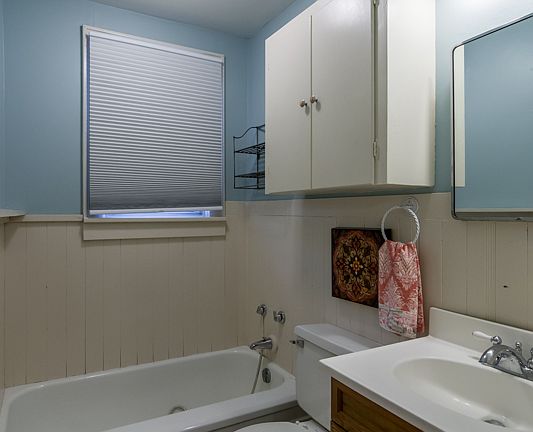 2nd image of 245 Wilkinson St