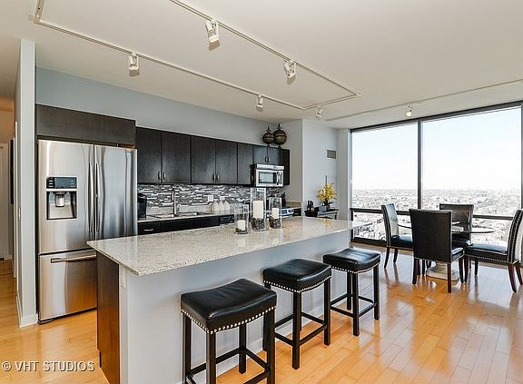 3rd image of 860 W Blackhawk St #2506