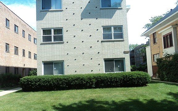 2nd image of 1512 W Touhy Ave APT 1A