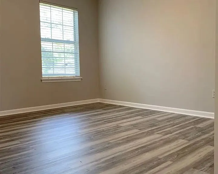 2208 Timberwood Cir S — Photo 26