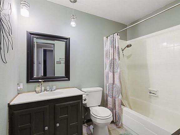 3rd image of 6414 Briarknoll Dr