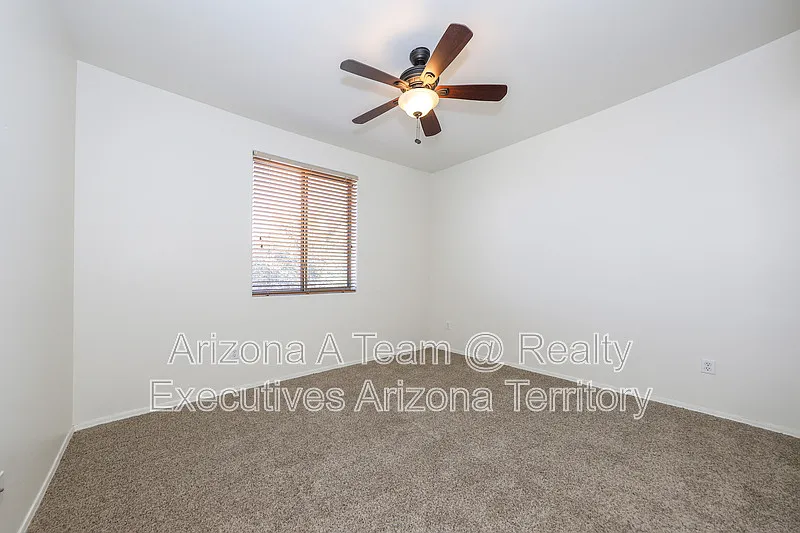 4 bed, 3.0 bath, 1742 sqft, $2,095 — Photo 3