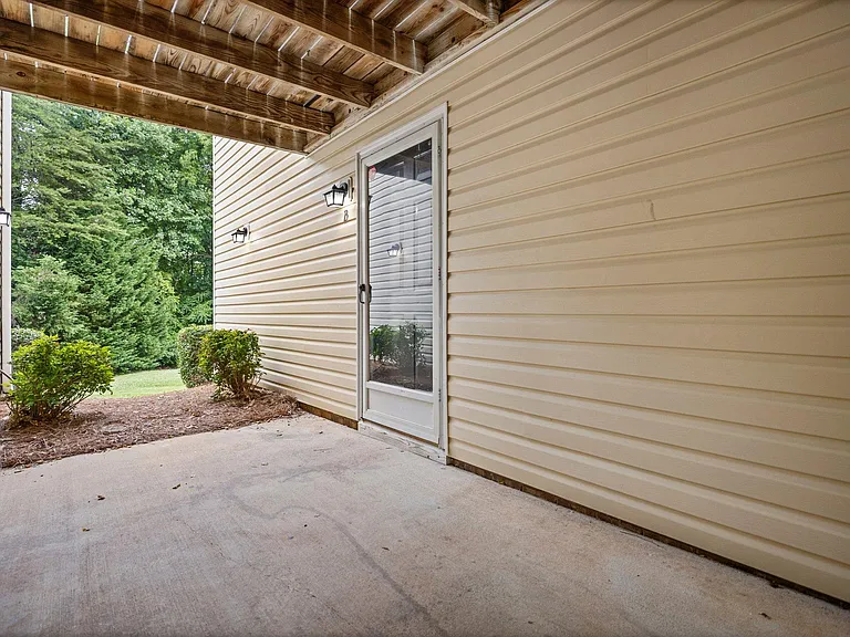 5645 Hornaday Rd #B — Photo 19