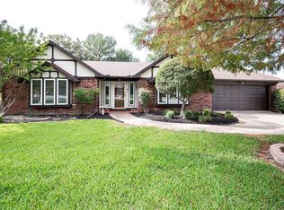 721 Glenhaven Dr, Hurst, TX 76054