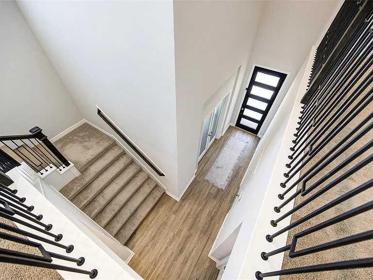 4110 Sherman Oak Ln — Photo 35