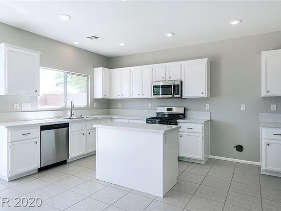 4th image of 2505 Manchester Bay Ave