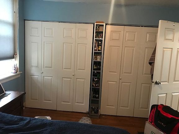 3rd image of 2501 W Touhy Ave APT 303
