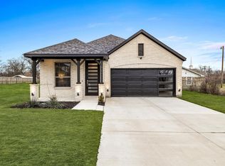 404 W Rochester St, Terrell, TX 75160