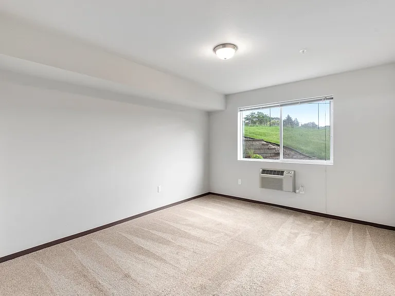 Pioneer Meadows — Photo 18
