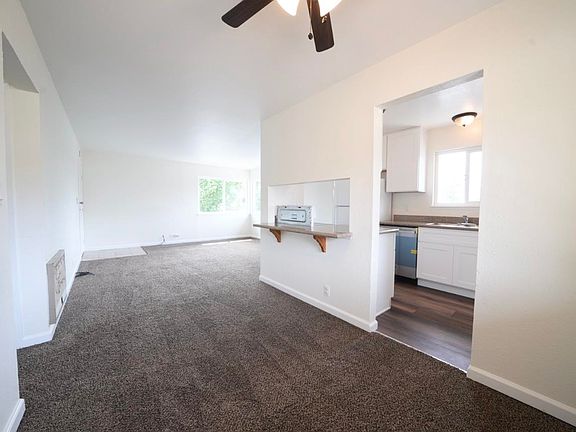 4th image of 100 Carolina St #B