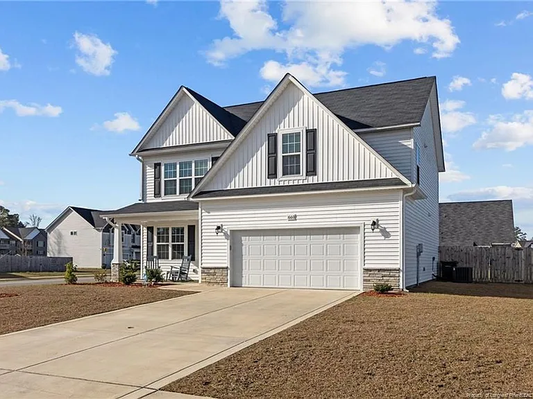 1660 Stackhouse Dr — Photo 2
