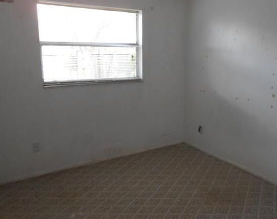 5th image of 613 Benjamin Franklin Pl