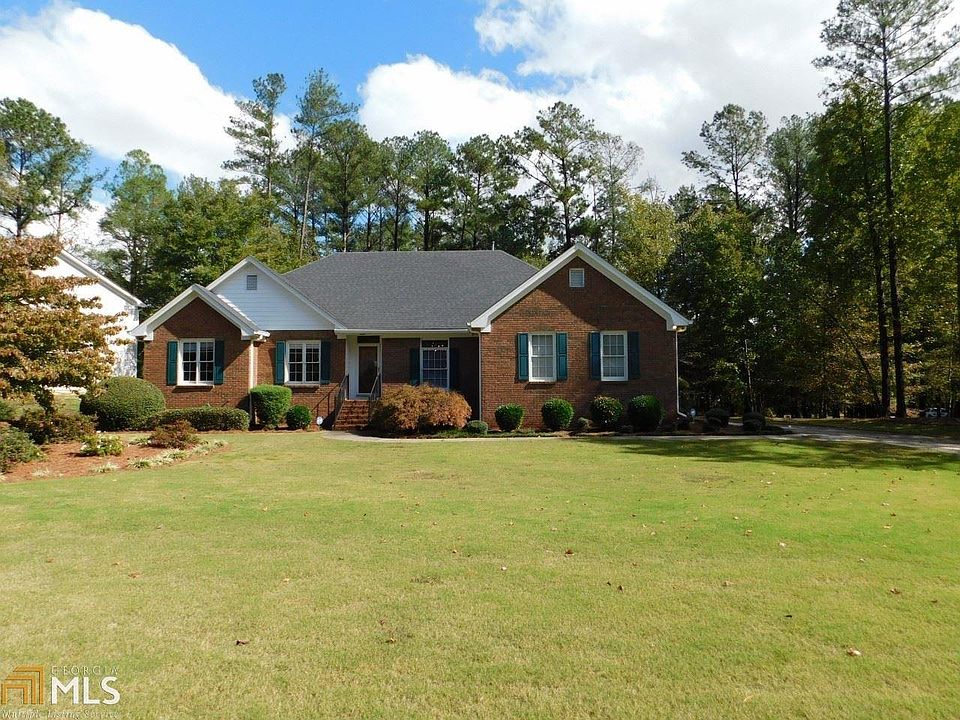 2nd image of 647 Clubland Cir SE