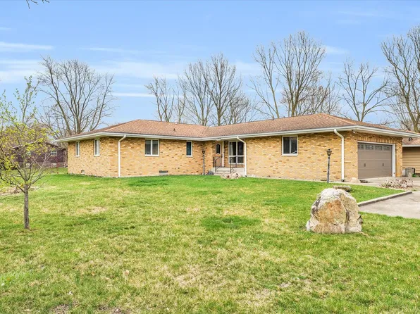 702 E Summer St, Paxton, IL 60957