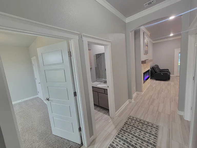 2502 Meadow Lark Dr — Photo 6