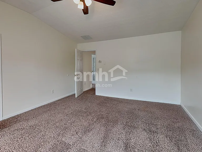 4305 Windale Dr — Photo 9