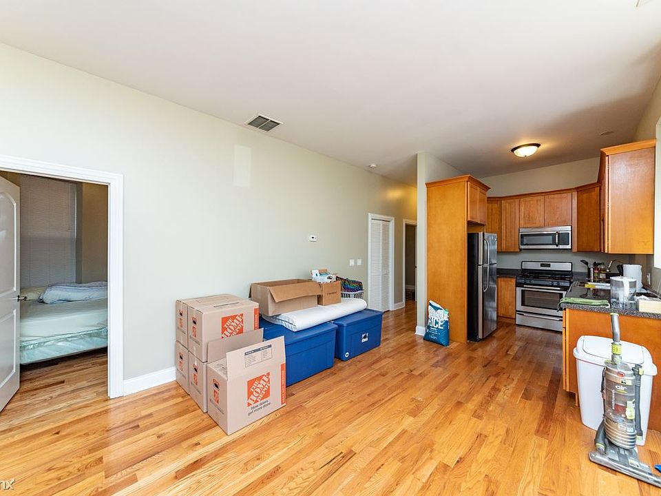 1691077403-2022_8_24_3927_N_Clarendon_Unit_1R_MLS_ONLY_3