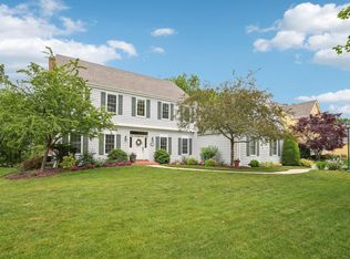 1277 Creekside Ln, Grafton, WI 53024