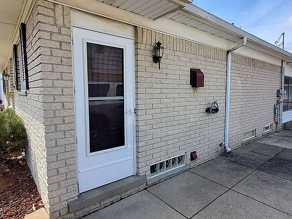 2nd image of 9163 Knolson St