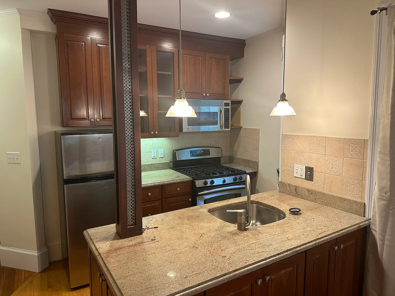1 bed, 573 sqft, $2,700 — Photo 4