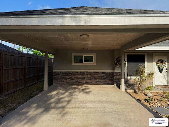 5th image of 58 East Dr