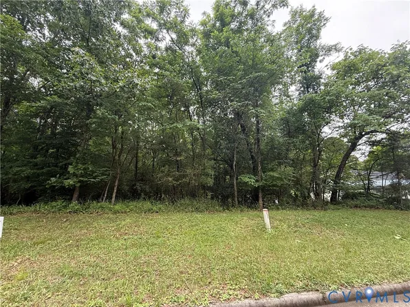 1030 Independence Dr, Martinsville, VA 24112
