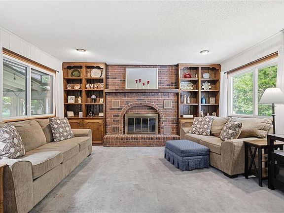 5th image of 15960 Nall Ave