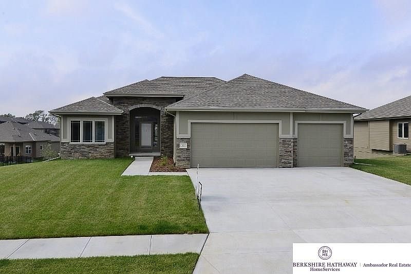 1st image of 10210 S 124th Ave