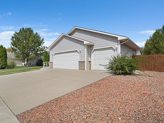 3rd image of 2536 Brenna Way