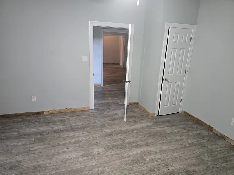 308 Madison Ct — Photo 26